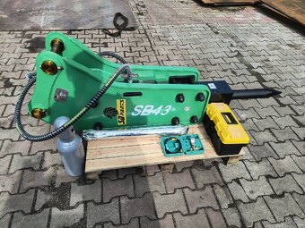 Hydraulicke bouraci kladivo na JCB 3CX 4CX - 3
