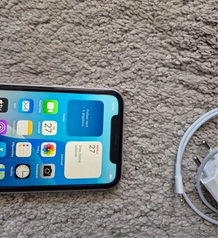 iPhone 11 64gb baterie 95% - 3
