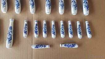 Porcelánové rukojeti příborů, cibulový vzor, - 3