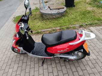 skútr Yuki - 3