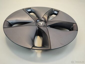 Poklice Tesla 18" 1kus - 3