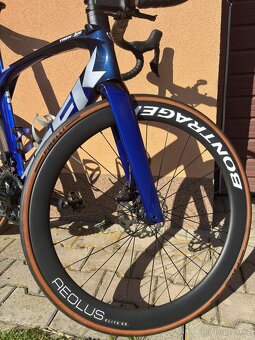 Prodám Trek Madone SL 6 Di2 Gen 6 Hex Blue vel. 56 - 3