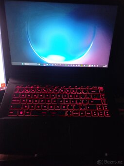 MSI herní notebook - 3