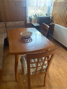 Kuchyňský set rozkládací stůl, lavice, tři židle - 3