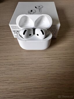 Apple AirPods 4 Noise Cancellation - 3