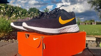 Nike Revolution 6 - 3