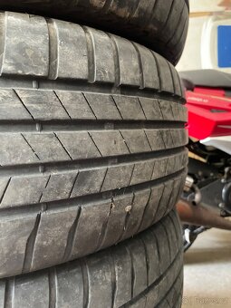 Letní pneu 215/55/17 Bridgestone 90% - 3