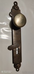 Štítové mosazné kování - 3