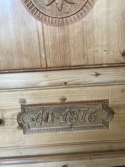 Prodám starožitnou vyřezávanou skříň z roku 1876 - 3