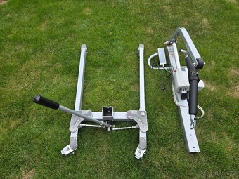 Elektrický zvedák pojízdný včetně sedáku - 3