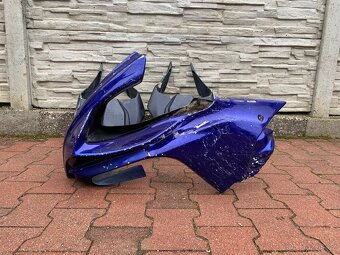 YAMAHA R1 - 3