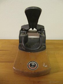 stará děrovačka VIRTUS - 3