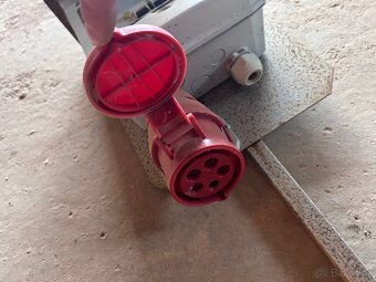 Stavební el. rozvaděč se stříškou - 3