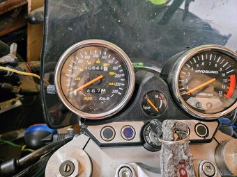 Hyosung gt 650 (jako Suzuki SV 650) - 3
