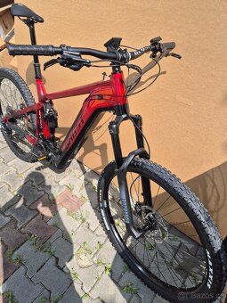 Ghost E riot - 3