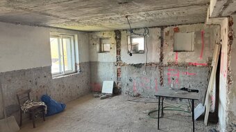 INVESTIČNÍ PŘÍLEŽITOST – PRODEJ 2. PATRA RD VE VITINĚVSI - 3