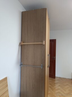 Skříň za stovku a odvoz - 3