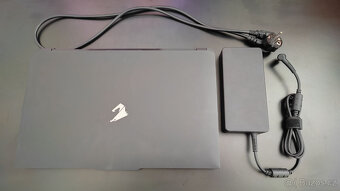 Prodám herní notebook Gigabyte Aorus 17H, RTX 4080 12GB - 3