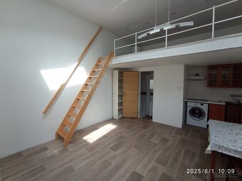 BEZ PROVIZE RK. Pronajmu atelier 1kk Praha 10 Vršovice - 3