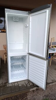Whirlpool lednice kombinovaná 341 litrů - 3
