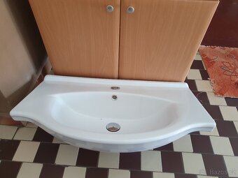 Umyvadlo se skříňkou - 3