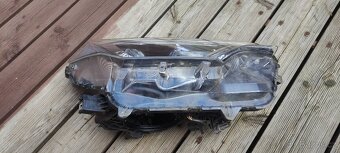 Toyota RAV4  pravé světlo. - 3