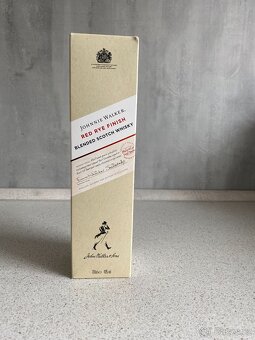 Johnnie Walker Red Rye Finish 0,7L - 3