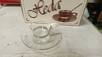 Skleněné hrnky s podšálky - 3