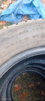 Prodám 4x zimní 195/65R15 Nokian - 3