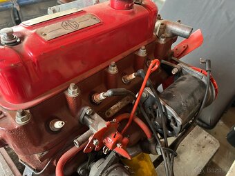 MGA - motor 1600 a převodovka a další díly - 3