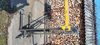 Zdvihaci plosina, stůl - 3