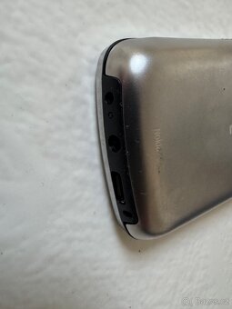 Nokia c6-01 top stav - 3
