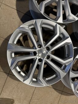 NOVÁ ALU KOLA DEZENT TA SILVER R18 ET50 5x112 - 3