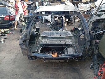 Prodám zadní ctvrtku na mercedes w205 combi - 3