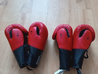 Boxerské rukavice Decathlon pro dvojčata - 3