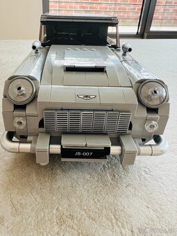 Prodám Lego Creator 10262 Bondův Aston Martin DB5 - 3