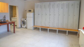 Pronájem skladových / výrobních prostor 825 m² – 10 minut od - 3
