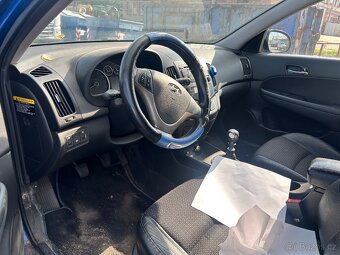 Hyundai i30 na náhradní díly 2007 - 3