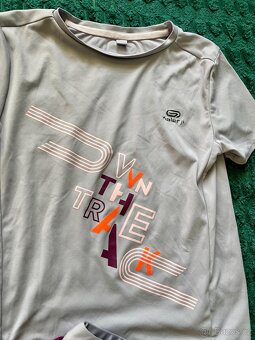 Dívčí sportovní set Decathlon vel. 10 let top stav - 3