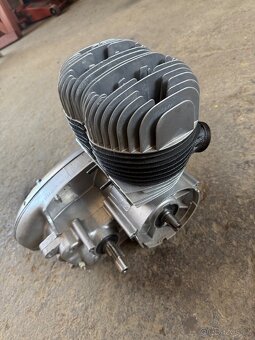 Velorex 350 motor - 3