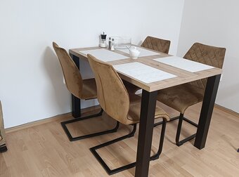 Jídelní stůl+4 židle - 3