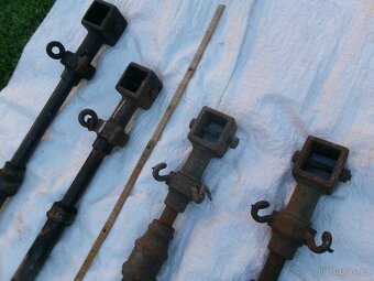 prodám starý litinový podstavec od šicího stroje zn.PFAFF... - 3