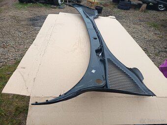 Prodám. Plastový kryt pod stěrače - torpédo  Škoda Octavia 3 - 3