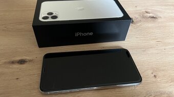 Apple iPhone 11 Pro Max 256GB, příslušenství, 4990Kč - 3