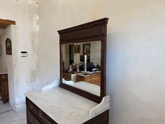 Starožitná toaletní komoda - 3