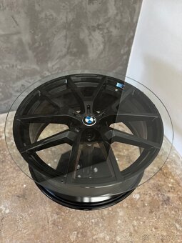 Konferenční stolek BMW do garáže - 3