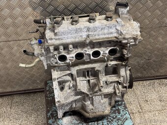 Motor Nissan 1.6i HR16 a další díly - 3