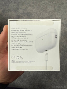 Airpods Pro 2 s MagSafe pouzdrem - 3