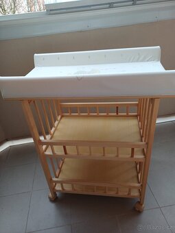 Přebalovací pult s kolečky - 3