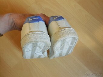 dívčí Nike světlé botasky, boty sport 28,5/17,5-18cm UK 11 - 3
